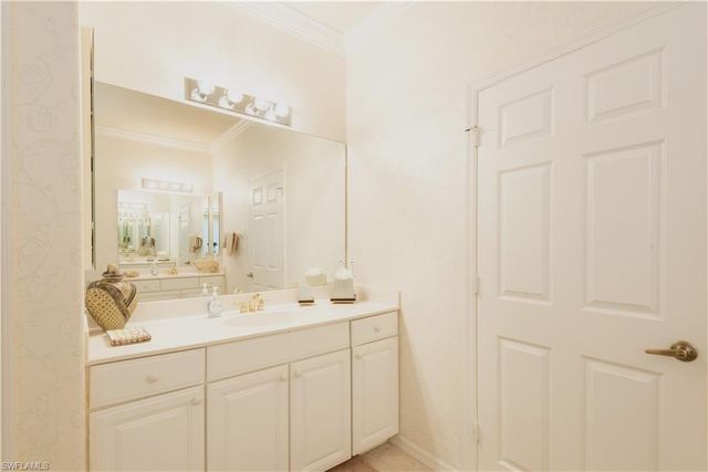 5725 Lago Villaggio WAY, Naples, FL 34104