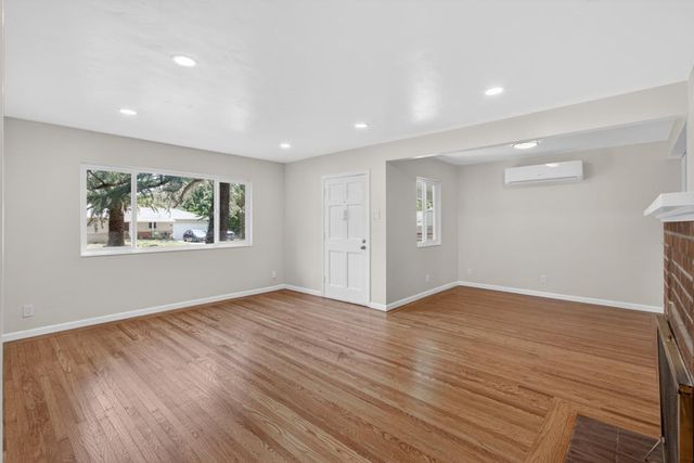 3221 Lerwick Rd, Sacramento, CA 95821