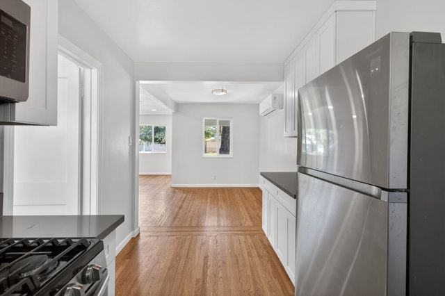 3221 Lerwick Rd, Sacramento, CA 95821
