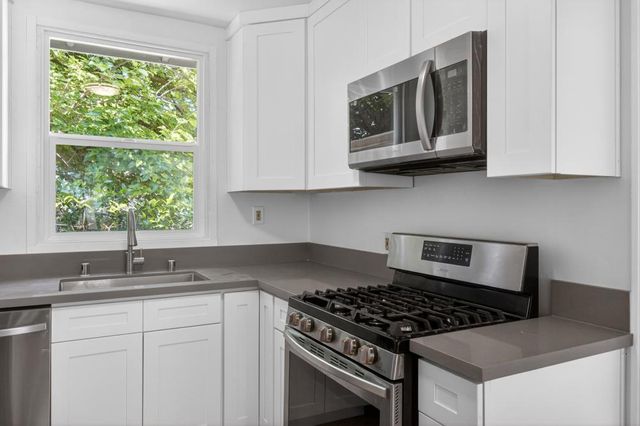 3221 Lerwick Rd, Sacramento, CA 95821
