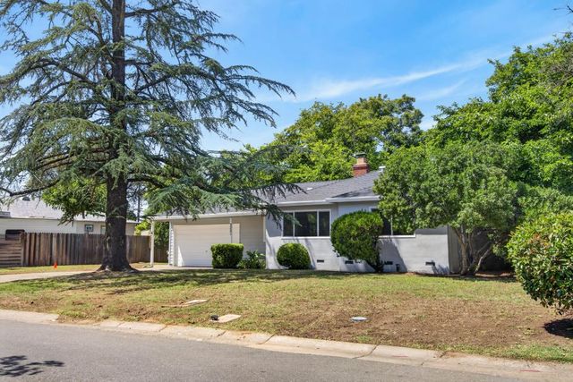 3221 Lerwick Rd, Sacramento, CA 95821