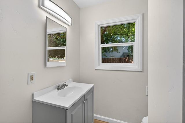 3221 Lerwick Rd, Sacramento, CA 95821