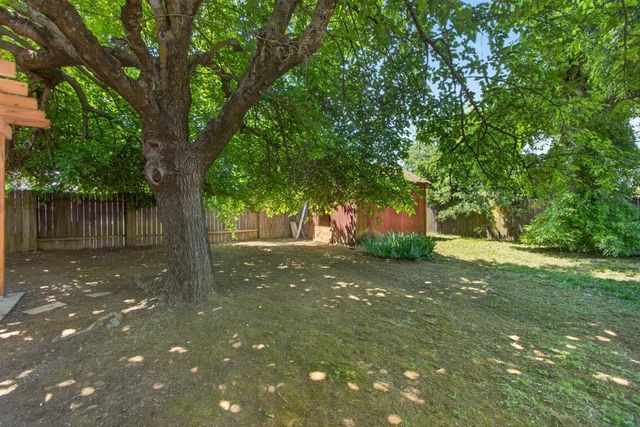 3221 Lerwick Rd, Sacramento, CA 95821