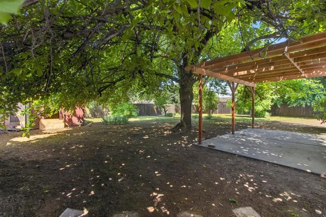 3221 Lerwick Rd, Sacramento, CA 95821