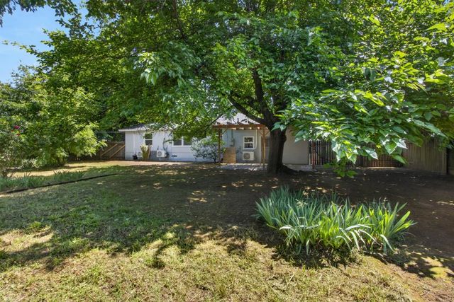 3221 Lerwick Rd, Sacramento, CA 95821
