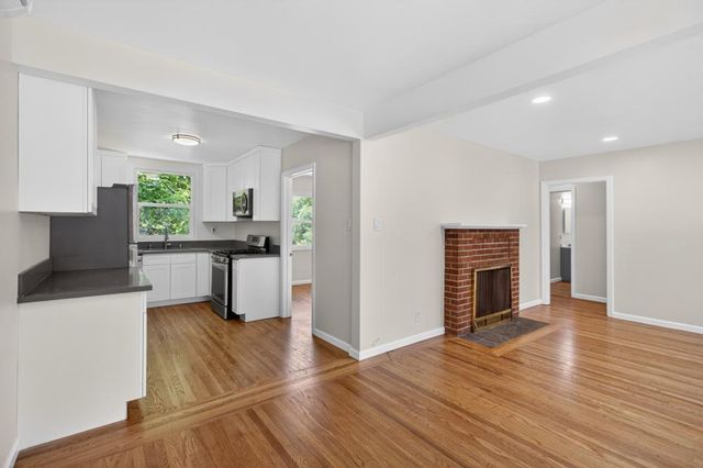 3221 Lerwick Rd, Sacramento, CA 95821