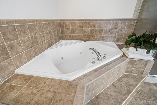 8548 Monaghan Drive, Tinley Park, IL 60487