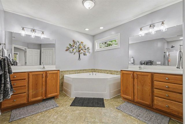 11010 Lincoln Lake Road, Greenville, MI 48838