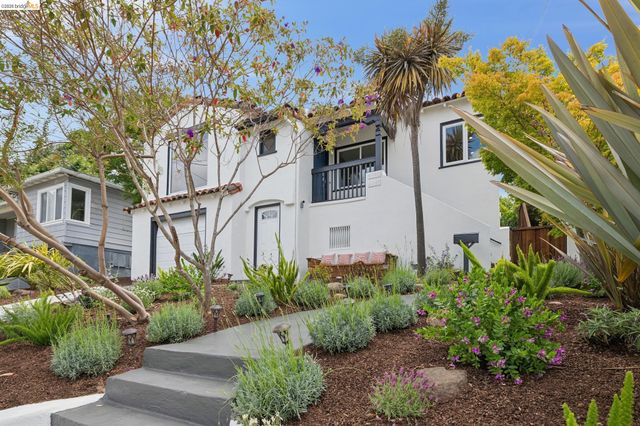 4446 Davenport Ave, Oakland, CA 94619
