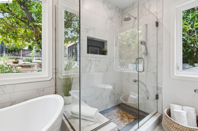 4446 Davenport Ave, Oakland, CA 94619