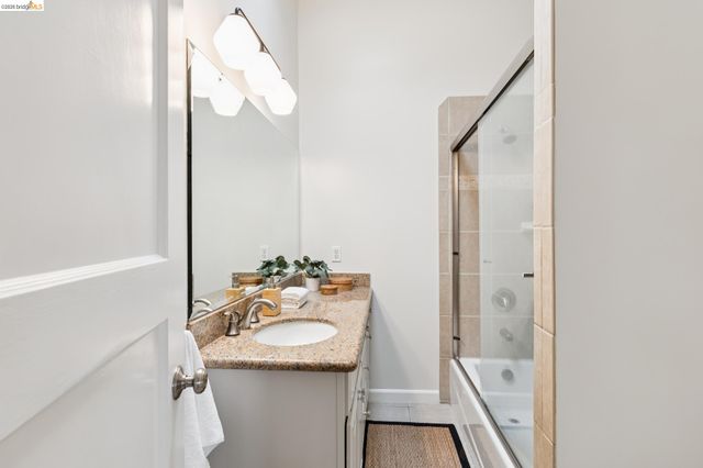 4446 Davenport Ave, Oakland, CA 94619