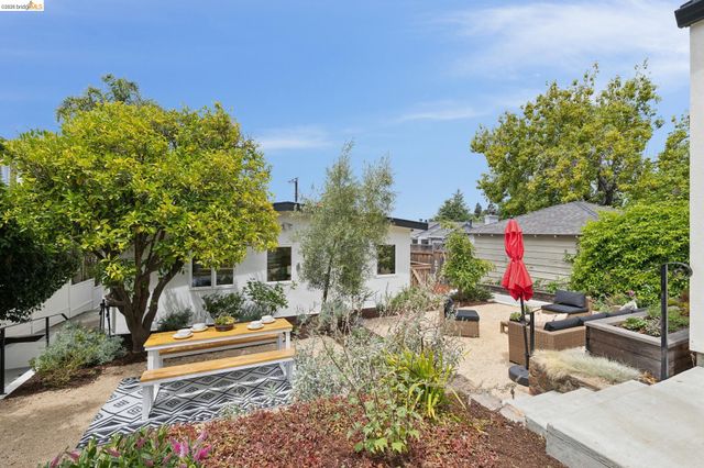 4446 Davenport Ave, Oakland, CA 94619