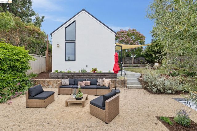 4446 Davenport Ave, Oakland, CA 94619