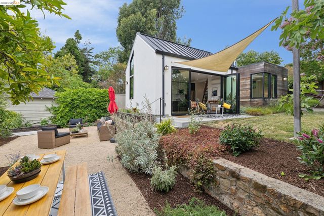4446 Davenport Ave, Oakland, CA 94619