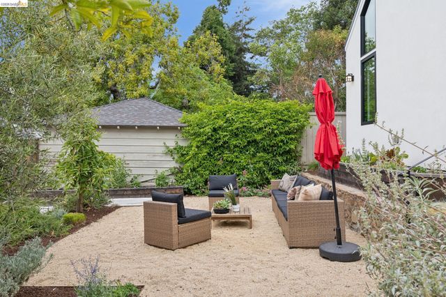 4446 Davenport Ave, Oakland, CA 94619