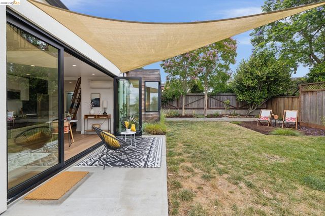 4446 Davenport Ave, Oakland, CA 94619