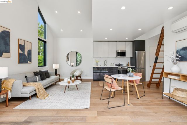 4446 Davenport Ave, Oakland, CA 94619
