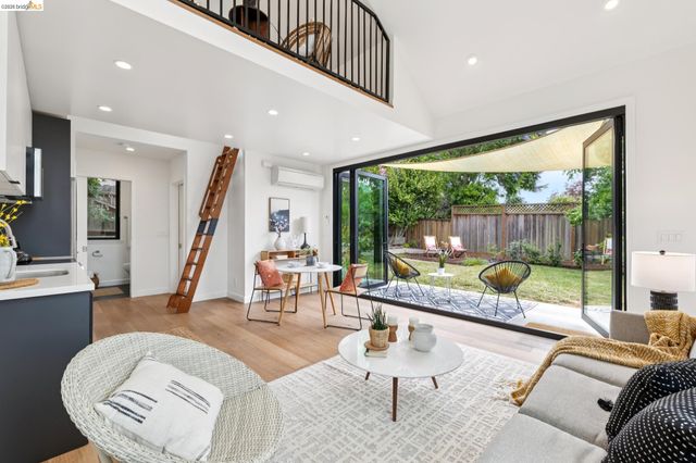 4446 Davenport Ave, Oakland, CA 94619
