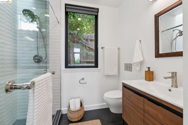 4446 Davenport Ave, Oakland, CA 94619