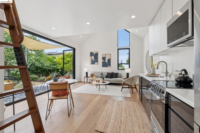 4446 Davenport Ave, Oakland, CA 94619