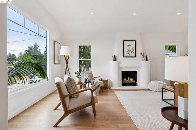 4446 Davenport Ave, Oakland, CA 94619