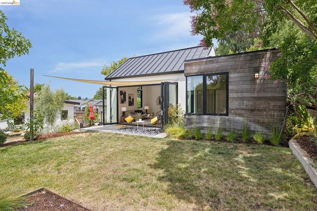 4446 Davenport Ave, Oakland, CA 94619