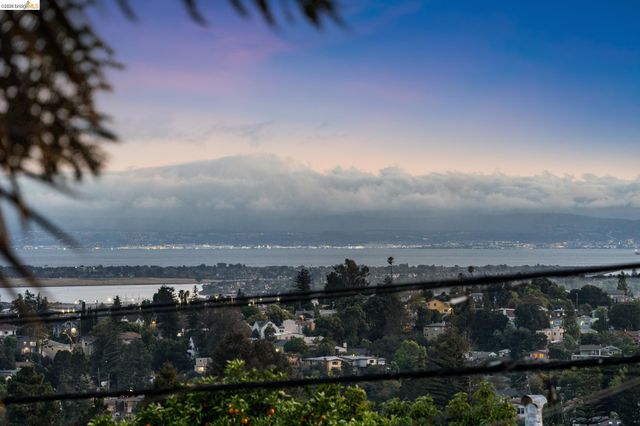 4446 Davenport Ave, Oakland, CA 94619