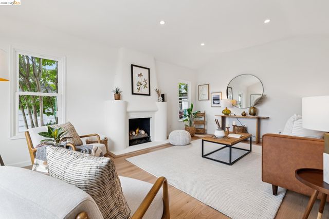 4446 Davenport Ave, Oakland, CA 94619