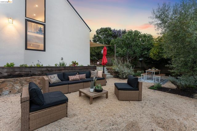 4446 Davenport Ave, Oakland, CA 94619