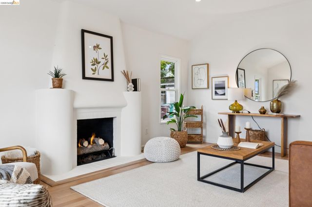 4446 Davenport Ave, Oakland, CA 94619