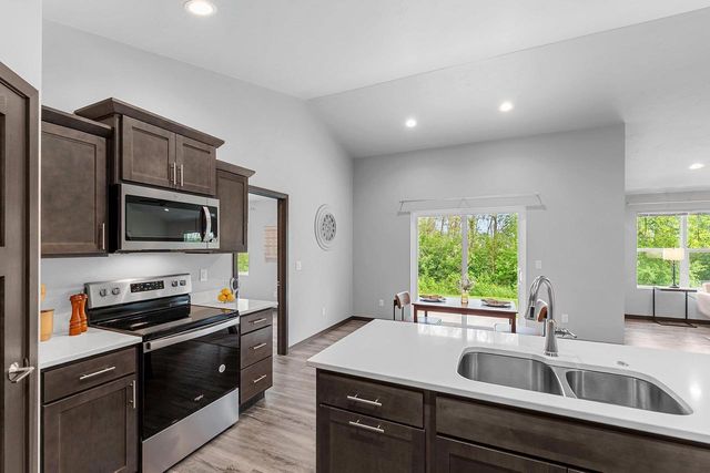 1708 PATRIOT WAY, Neenah, WI 54956