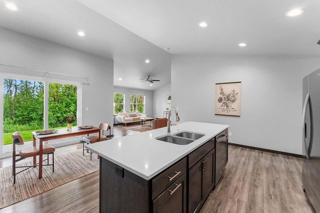 1708 PATRIOT WAY, Neenah, WI 54956