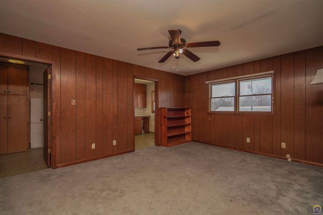 1589 2nd Ave W, Horton, KS 66439