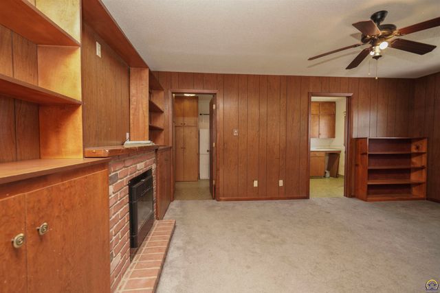 1589 2nd Ave W, Horton, KS 66439