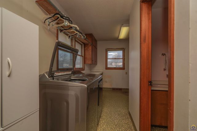 1589 2nd Ave W, Horton, KS 66439