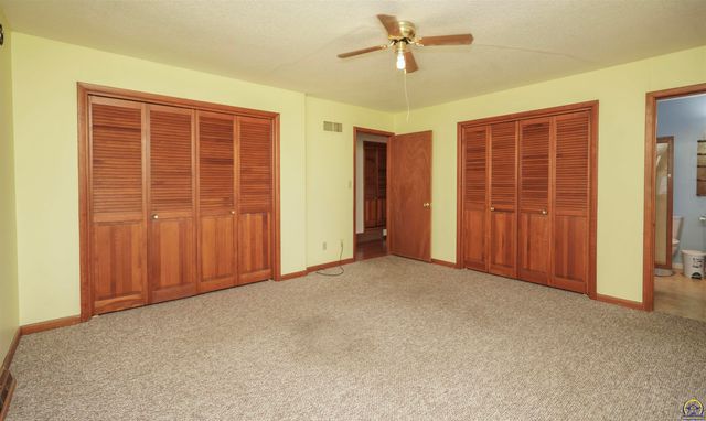 1589 2nd Ave W, Horton, KS 66439