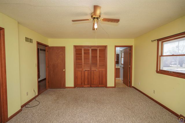 1589 2nd Ave W, Horton, KS 66439