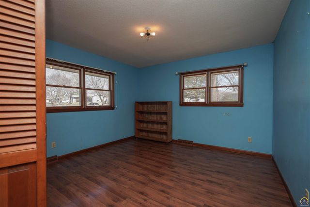 1589 2nd Ave W, Horton, KS 66439