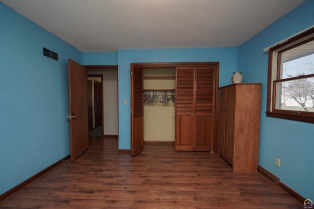 1589 2nd Ave W, Horton, KS 66439