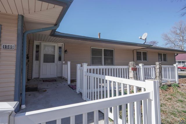 1589 2nd Ave W, Horton, KS 66439