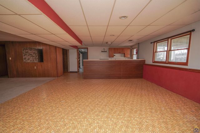 1589 2nd Ave W, Horton, KS 66439