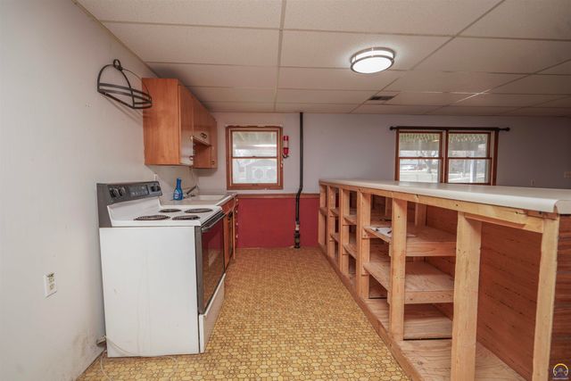 1589 2nd Ave W, Horton, KS 66439