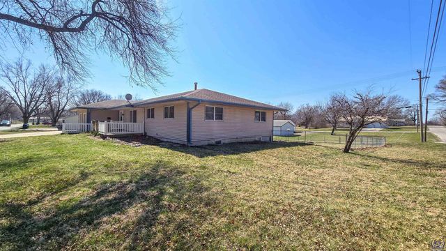 1589 2nd Ave W, Horton, KS 66439