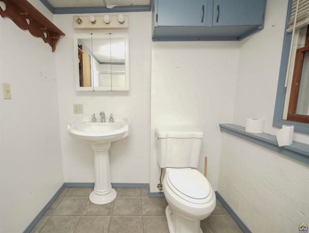 1589 2nd Ave W, Horton, KS 66439