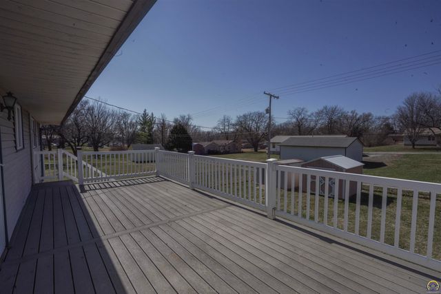 1589 2nd Ave W, Horton, KS 66439