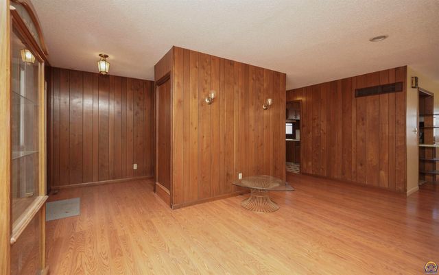 1589 2nd Ave W, Horton, KS 66439