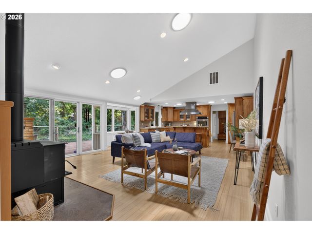 2060 Sw BUTLER Rd, Gresham, OR 97080