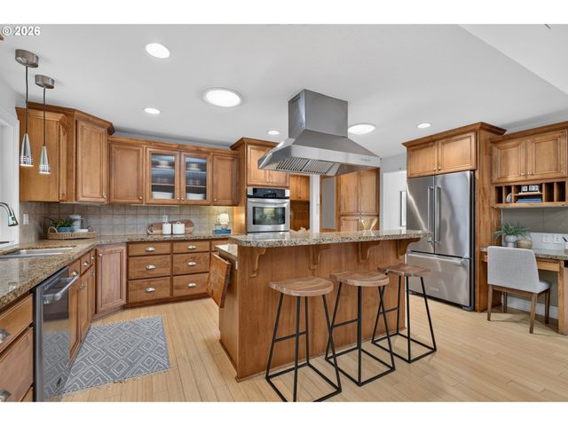 2060 Sw BUTLER Rd, Gresham, OR 97080