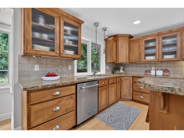 2060 Sw BUTLER Rd, Gresham, OR 97080