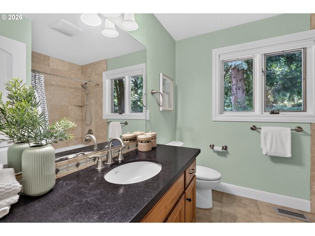 2060 Sw BUTLER Rd, Gresham, OR 97080